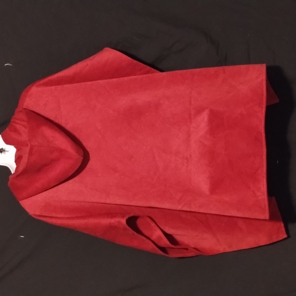 Red hooded cape - Picture 2 of 2